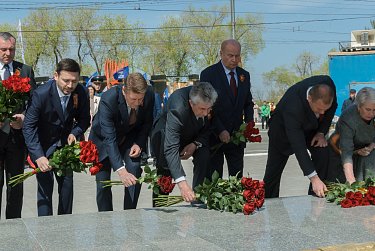 Россия никогда не забудет воинов-победителей!